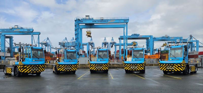 APM Terminals Maasvlakte II,APM Terminals Maasvlakte II, Embotech en Terberg breiden vloot Automatische Terminal Tractors in Rotterdam uit